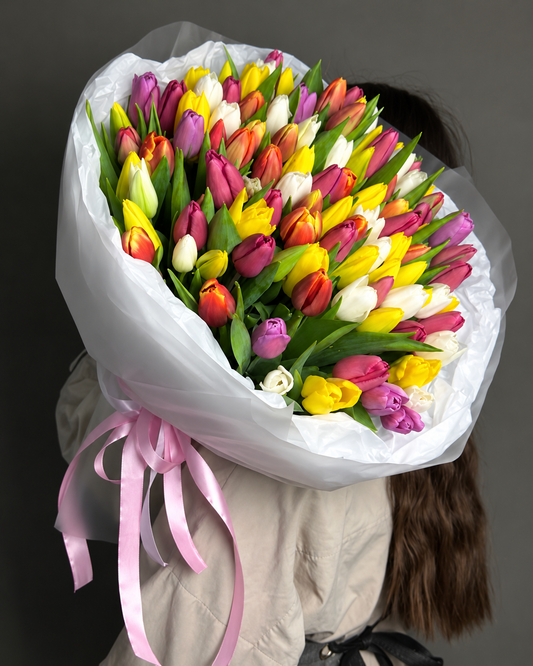 Elegant Bouquet with 100 Fresh Tulips
